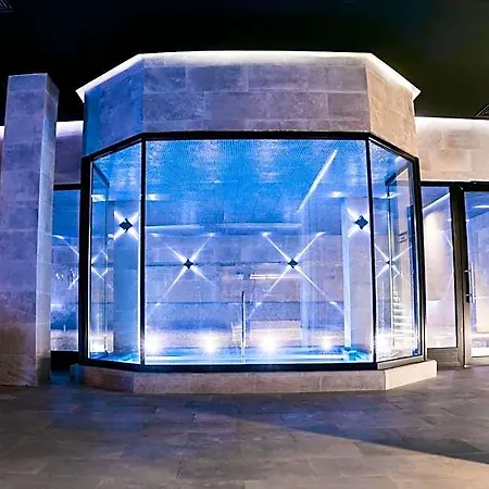 Хотел Grand Therme 5*